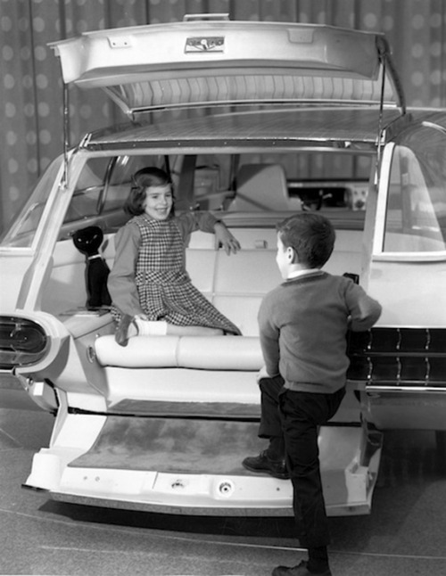 carsthatnevermadeitetc:  Ford Aurora, 1964. The first of two Aurora station wagon