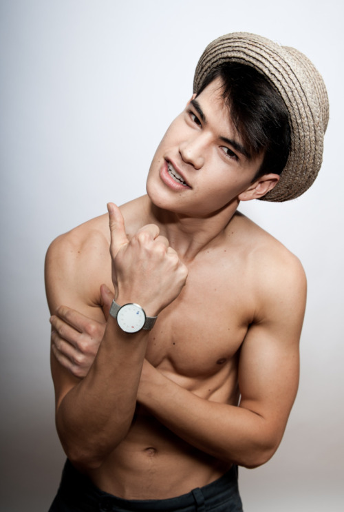 wallboyz:  Simon Tham