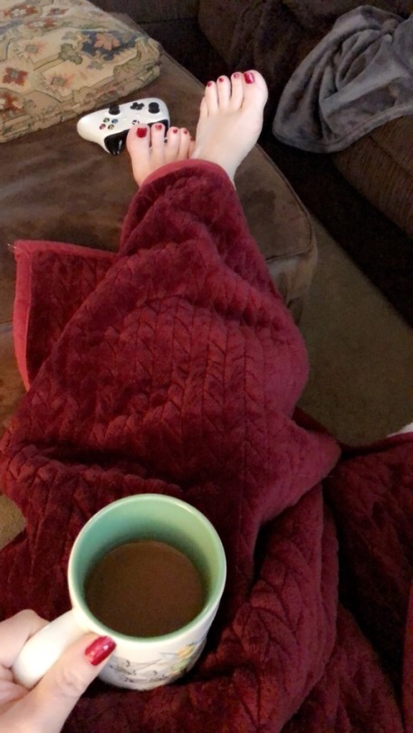 solecityusa:  acurvypixie: Another chilly morning in Florida! ☕️  In appreciation