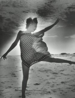 rllt:  Marilyn Monroe by Andres De Dienes,