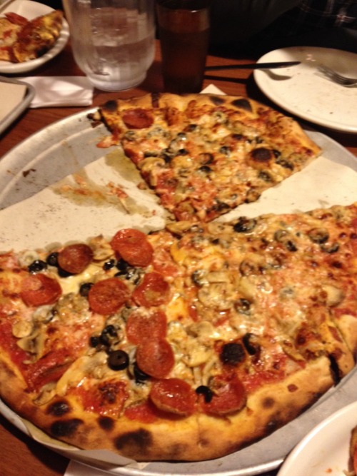 demonbloodsausagedog: New Haven pizza Reblogging because this is from #11 (you have to wait in line 