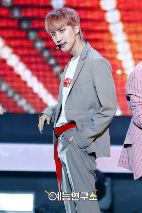 fyeahpentagon:170617 MBC Show! Music Core