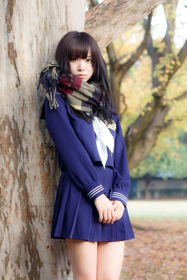 girl-girl-girls:楠ろあ | 冬セーラー服