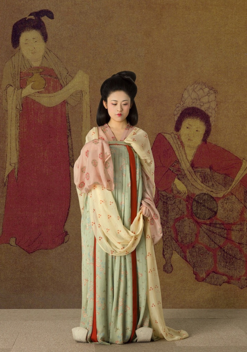 Historically accurate traditional chinese hanfu by 裝束與樂舞. 