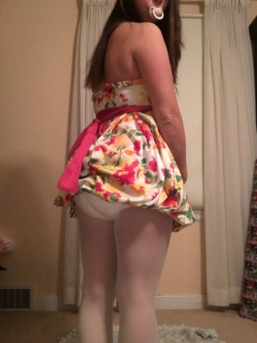 Porn Pics diaperedmilf:  I like trying on dresses!