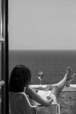 slothman-1:  it-is-totallyworthit:  bodiesnminds:  …sigh…..  My kingdom to be there right now.  I love this pic of you.  Everything I love. A book, wine and the ocean. All that&rsquo;s missing is slothman-1 💗