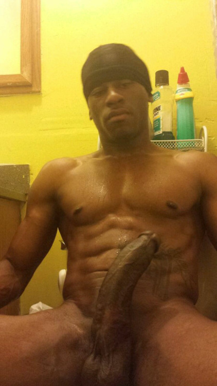 dick-obsession803:Gimme dat Hood dick