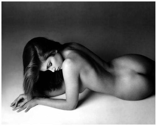 lunamcb:  Cindy Crawford photo by Herb Ritts