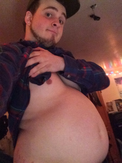 slimmer-than-youu:  bellylover111:  So fucking full. I feel like a blimp. I need a gal to come rub this so badly. Its so heavy and tight. I couldnt stop rubbing it all night and patting it cuz its just so round xD Despite the enormous pressure in there…