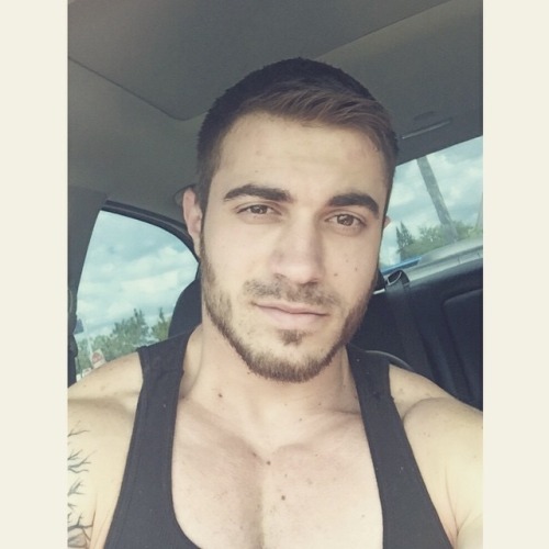 usosecksee:  So this is the third picture I’ve come across of this guy today. Who is he??