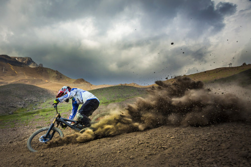 freshlabvisual: Rodrigo Farias leaving a trail of roost behind him at La Parva Bikepark. Photo by C