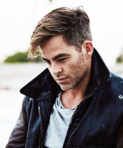 hotfamousmen:  Chris Pine