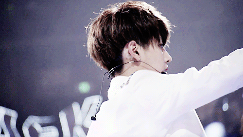 michinyeol:   when you miss someone you love, you can’t cry enough 