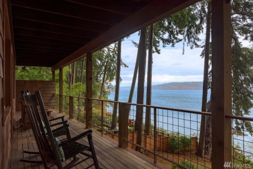 $1,300,000/2 br/2800 sq ft + treehousePoulsbo, WA built in 1961