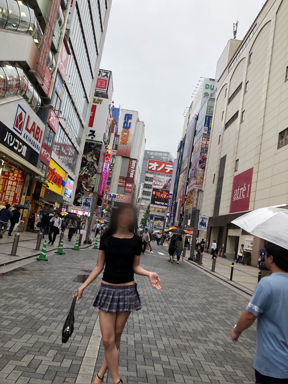shin2018:  秋葉原にて露出散歩とお買い物