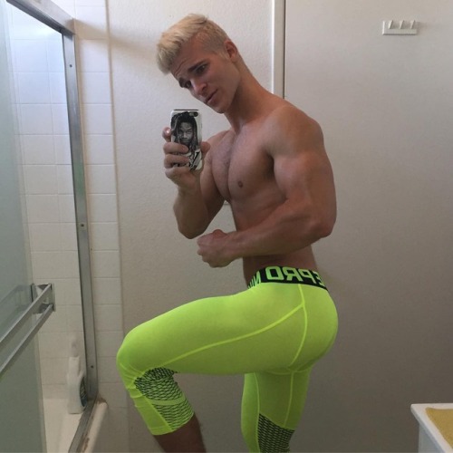 insta-oranges:  https://www.instagram.com/alexfitofficial/