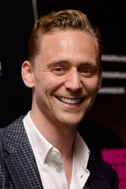 lokisbliss:  I say YES to this outfit and HALLELUJAH! to that jacket (plus the white shirt of sex)~! 