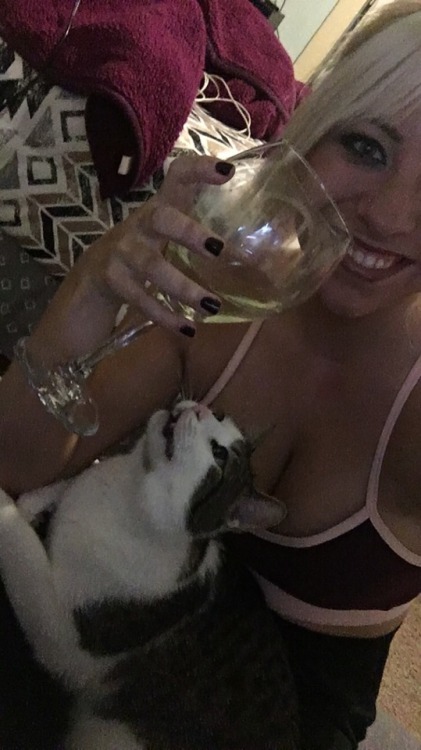 ayee-elissa: Ayy
