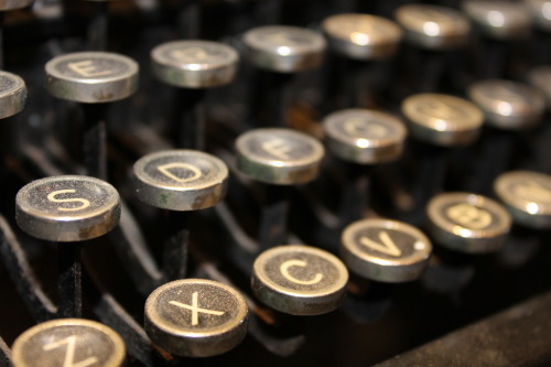 findinghomeinabook:Writing stories is a kind of magic too.