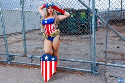 savingthrowvssexy:  Pin up Captain America! Cosplay by Jess of A&amp;J Cosplay  Photography by Ohheyitssk.  