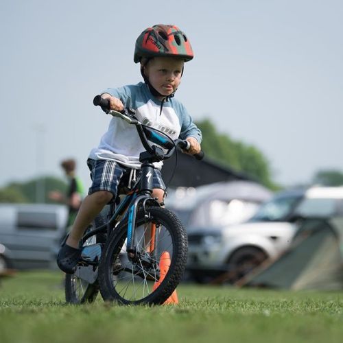 hopetech:Drifts and skids at today’s @hopeacademyuk session. Thanks @mtb_marathon for having us! @ro