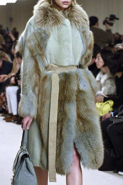 mulberry-cookies:Dyed Fox Fur Coats @ Lanvin Fall/Winter 2016 (Details)