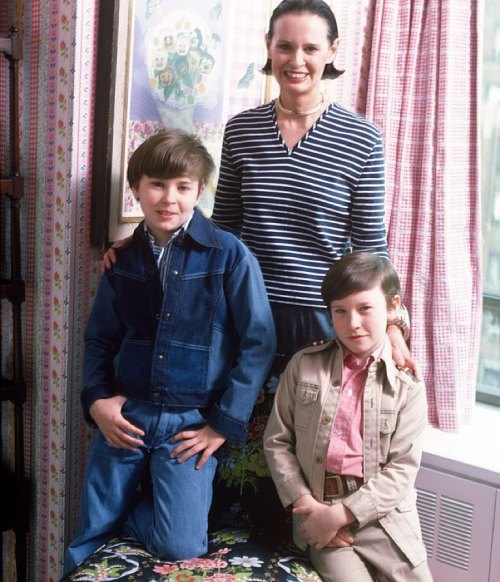 Gloria Vanderbilt and her sons, 1976