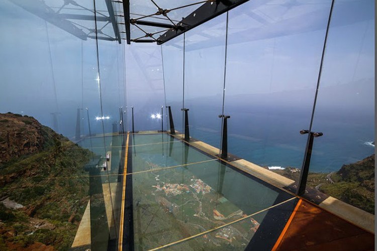 nonconcept:  Abrante Lookout, Santa Cruz de Tenerife, Spain by Jose Luis Bermejo