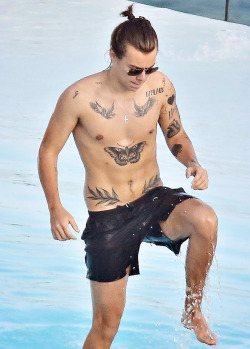 thedailyedition:  the daily edition 1D hottie