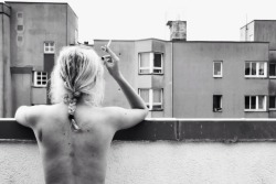 mild-bloom:  agnesiod:  naked berlin cigarettes