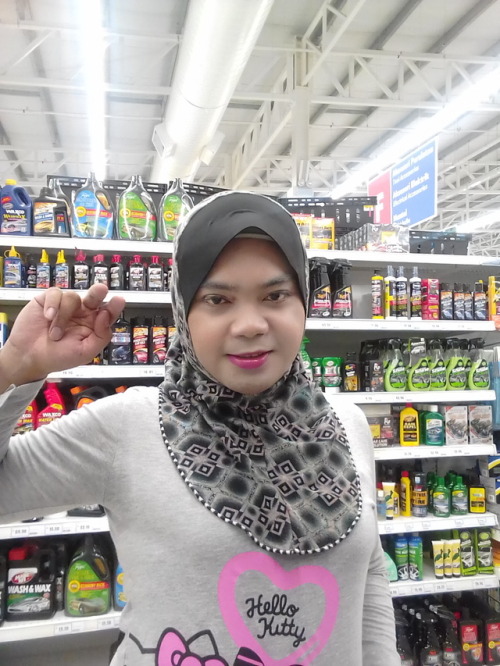 walaaaa23:lelaki40:sayazanasuzanna:Model tesco ok x?CantikPerghh ketiak basah..sedapnyer bau tiak ak