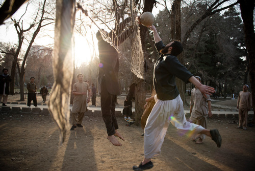 reportagebygettyimages:  Bryan Denton, a freelance photographer for the New York Times, has been nam