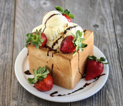 XXX thecakebar:  Brick Toast/Honey Toast Tutorial photo