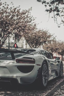 avenuesofinspiration:  918 Spyder | Photographer © | AOI