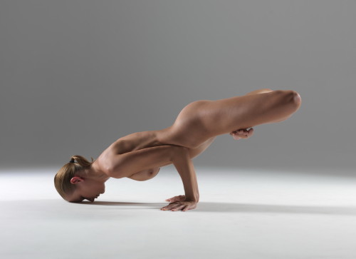 http://activegirls.tumblr.com/post/131626745848