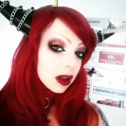 kietkatharsis:  Red Wine, Valentine 🍷 💉 Horns from @houseofharlot 😈 #devil#demon#horns#redhair#jeffreestarcosmetics https://www.instagram.com/p/BuZpoXTlR5k/?utm_source=ig_tumblr_share&amp;igshid=ksdv0f09z3mn