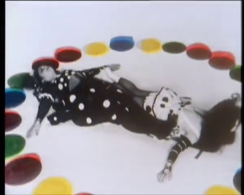 musicktoplayinthedark:  Strawberry Switchblade