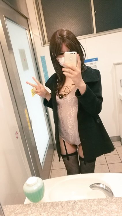 The other day, I went out with a body suit under the coat and took a train♡♡If I thought that under 