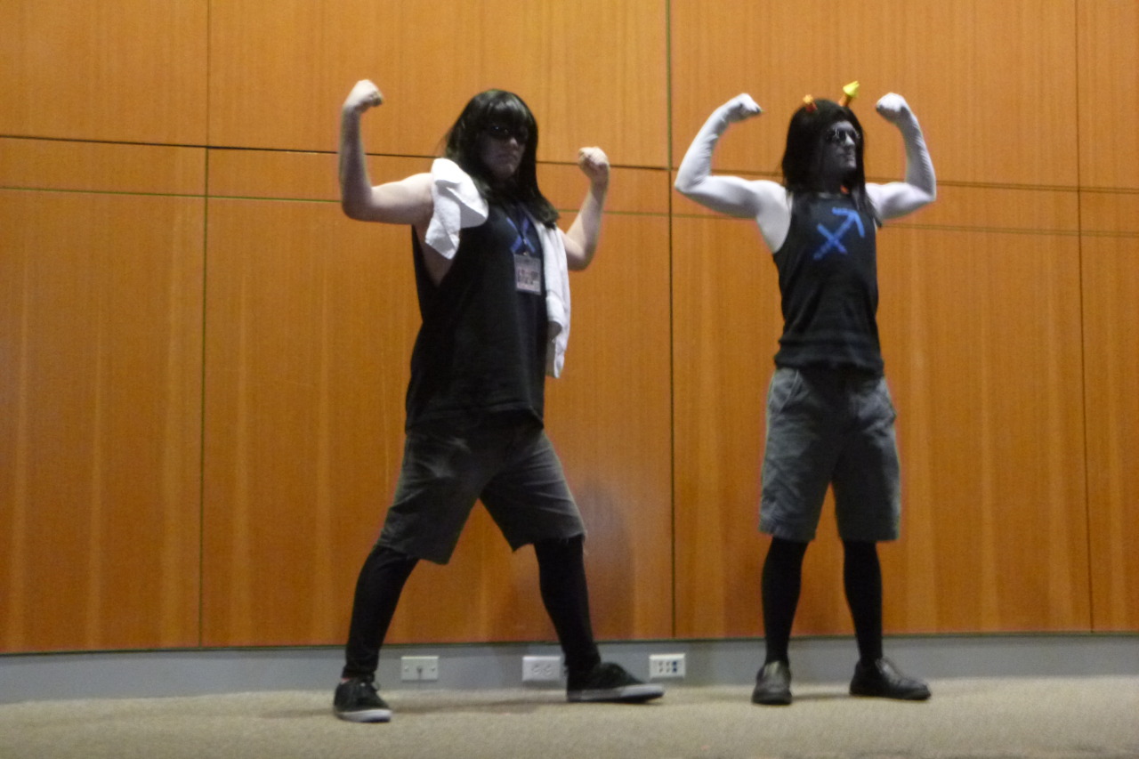 bestquius:  a6leist-slur:  Nekocon Saturday Homestuck Photoshoot 2/3  I am the Equius