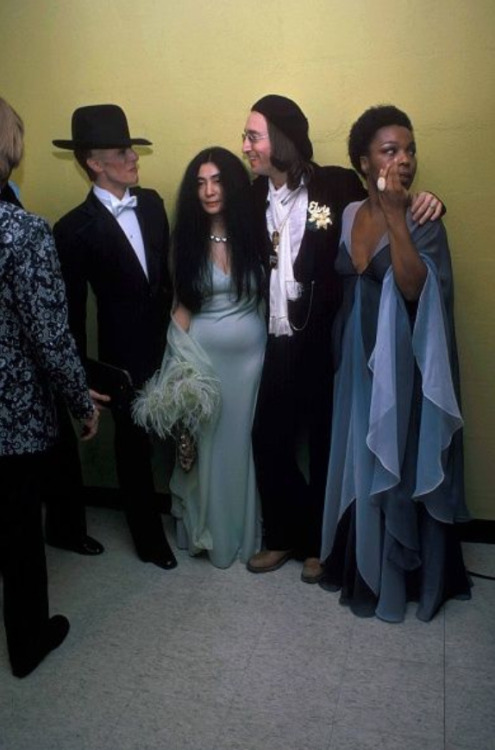 twixnmix:The Righteous Brothers, David Bowie, Yoko Ono, John Lennon, and Roberta Flack backstage at 