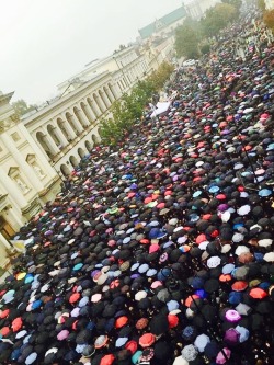 rivier:  tresa-cho:  nondeducible:  25 thousand people gathered in Warsaw to protest the proposed anti-abortion bill as part of a nationwide women’s strike. Thousands of people, chanting, singing, and carrying pro-choice signs, gathered in Castle Square