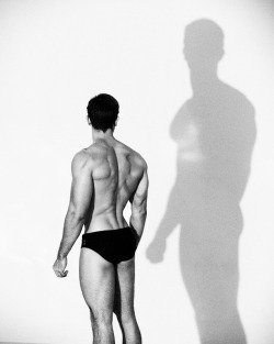 hoscos:  Larger than light @killian___ by @pascalpprl