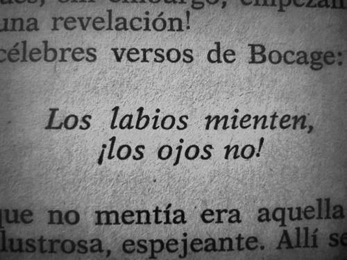 Siempre sonríe.