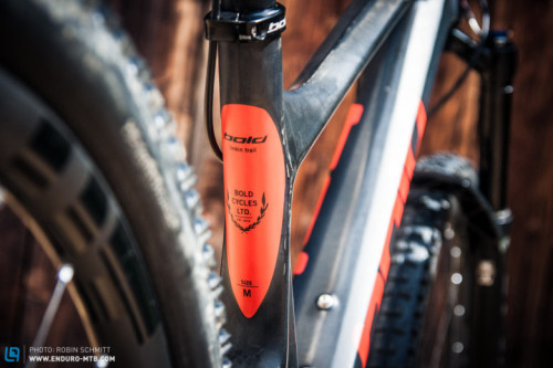 enduromtbmag: According to Bold Cycles, they had to go for the Reverb with the external cable due to