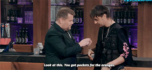 groovycasablancas:Is that what you’re calling this? A purse.