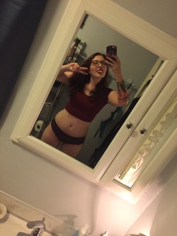 booty-touchin:  Another low quality selfie