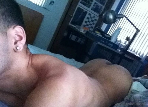 betomartinez:  Thanks for letting me post you buddy!  He’s hot guyz, show him