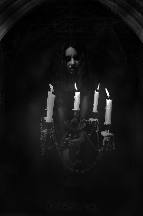 whitechapelwitch:>>x<<