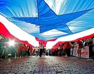 hoy-soy-feliz:sindecirnada:¿Isla del espanto? ¡NO LO CREO!ISLA DEL ENCANTOQue bonita bandera, es la 