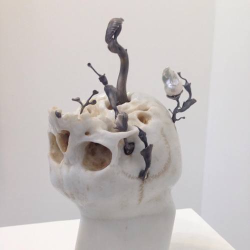 L ’ infante .2015 Carrara marble, silver, scaramazza pearl. #silver #skull #skullart #skullmar